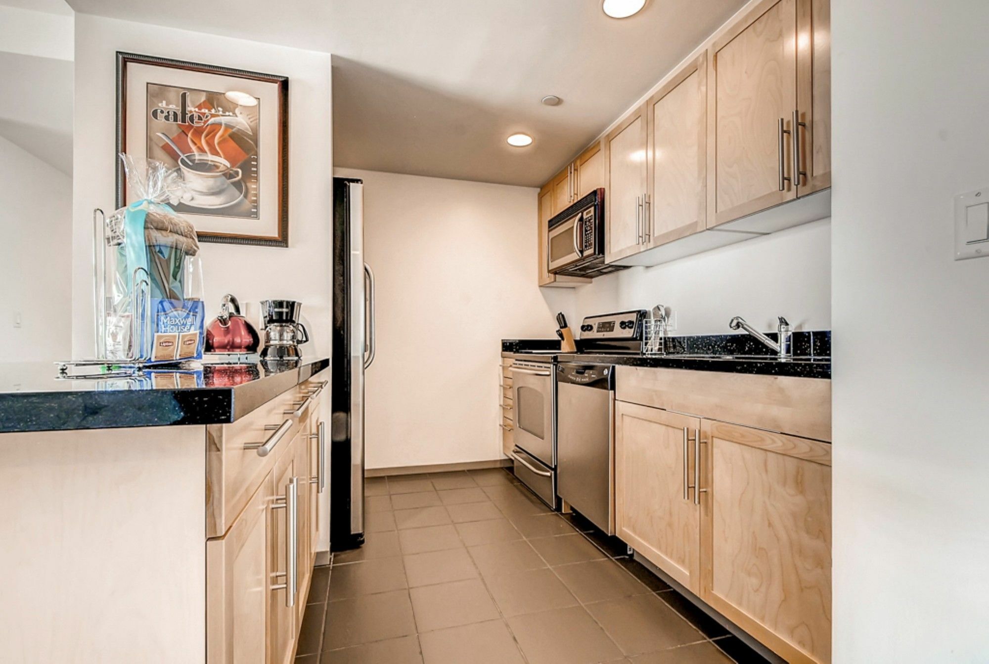 Global Luxury Suites At Kendall West 케임브리지 외부 사진