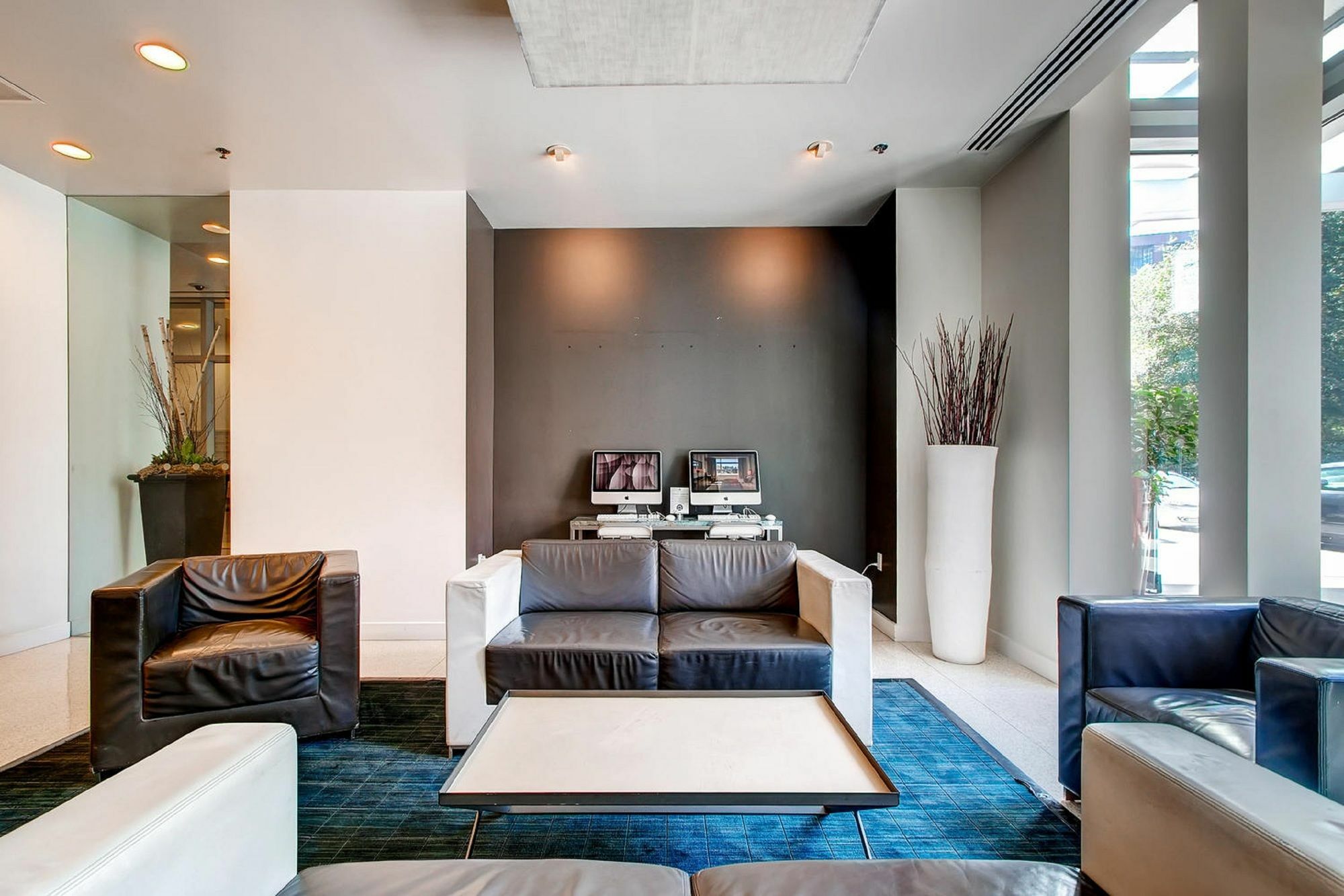Global Luxury Suites At Kendall West 케임브리지 외부 사진