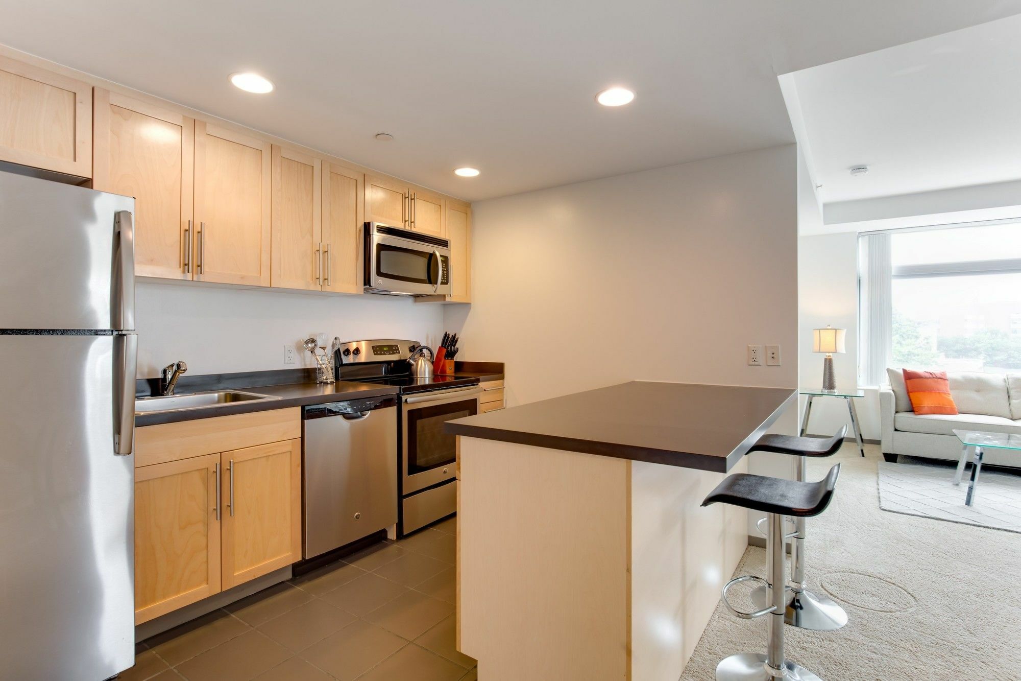 Global Luxury Suites At Kendall West 케임브리지 외부 사진