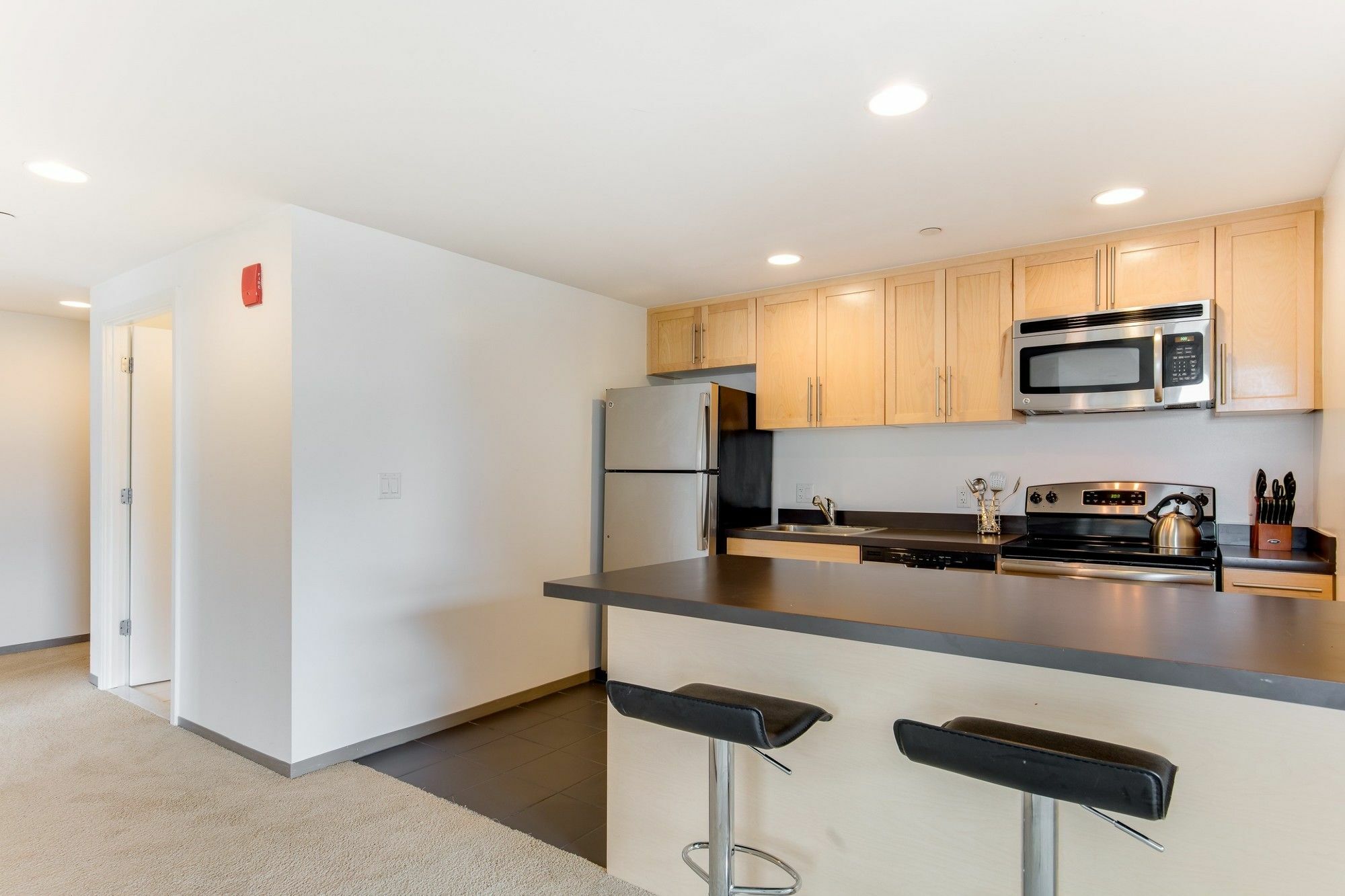 Global Luxury Suites At Kendall West 케임브리지 외부 사진